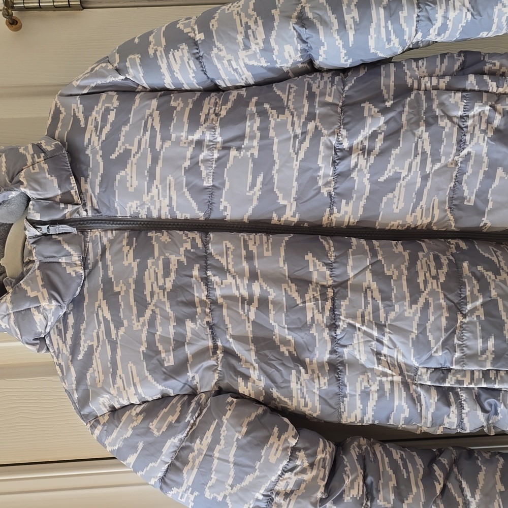THEREABOUTS BRAND BOY'S GRAY CAMO WARM HOODED WINTER PUFFER COAT SIZE XL 18/20